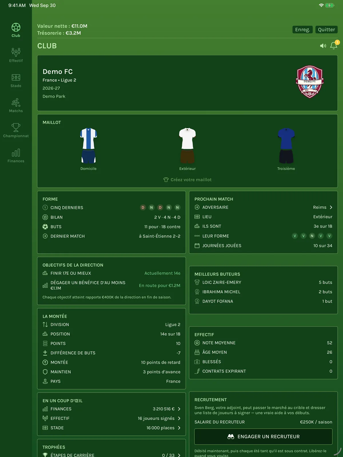 FC Architect sur iPad : l'écran Club sur deux colonnes avec les maillots, la forme, les objectifs de la direction et le prochain match, à Reims